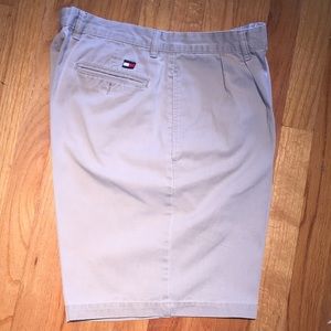 Men’s khaki shorts. Tommy Hilfiger.
